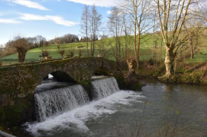 Отель Chambre d'Hôtes Moulin Urketa  Айер